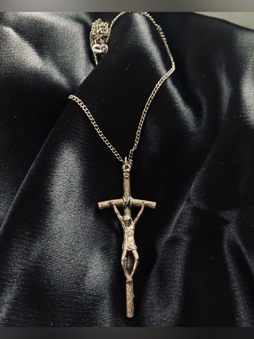 Silver-Tone Crucifix Pendant Necklace - Unisex Religious Jewelry